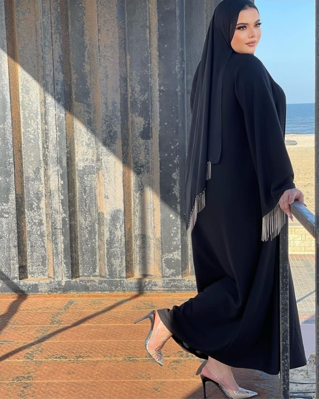 عباية شريط بطرحة